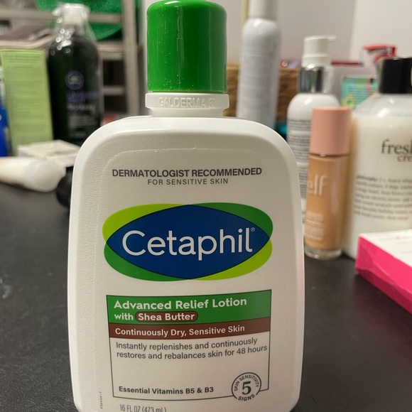 Cetaphil Advanced Relief Lotion with Shea Butter - Picture 1 of 2